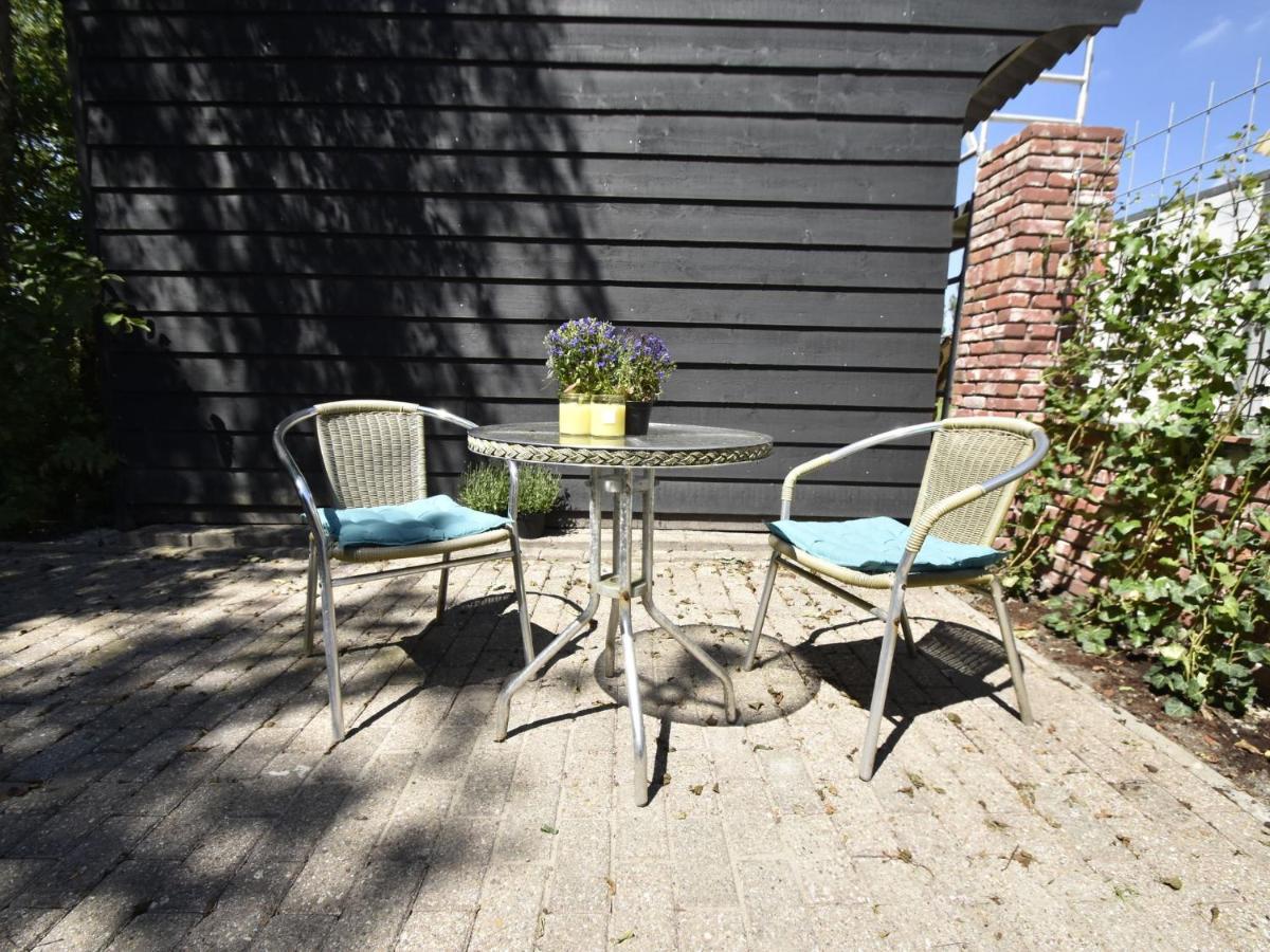 Apartment In Sint Maartensbrug With Garden Exterior foto